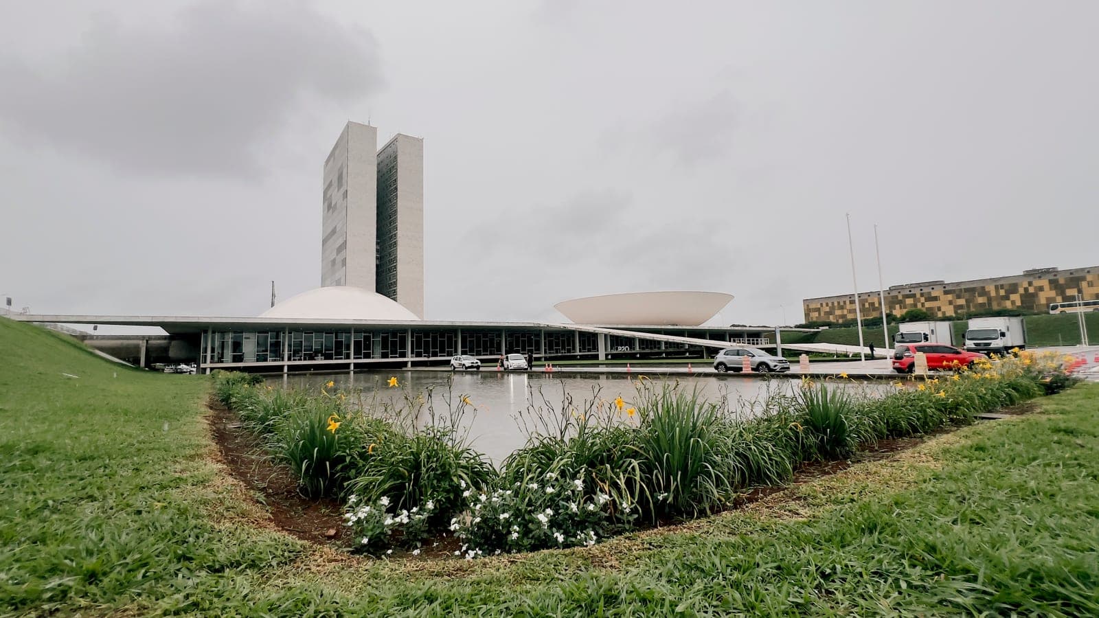 Brasil reduce la semana laboral a 40 horas antes de la segunda vuelta