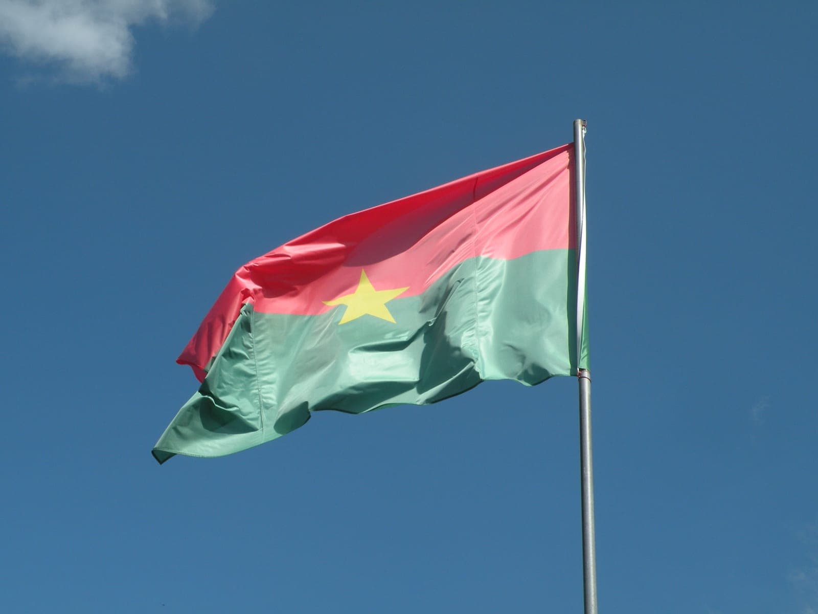 Burkina Faso rompe sus relaciones diplomáticas con Francia