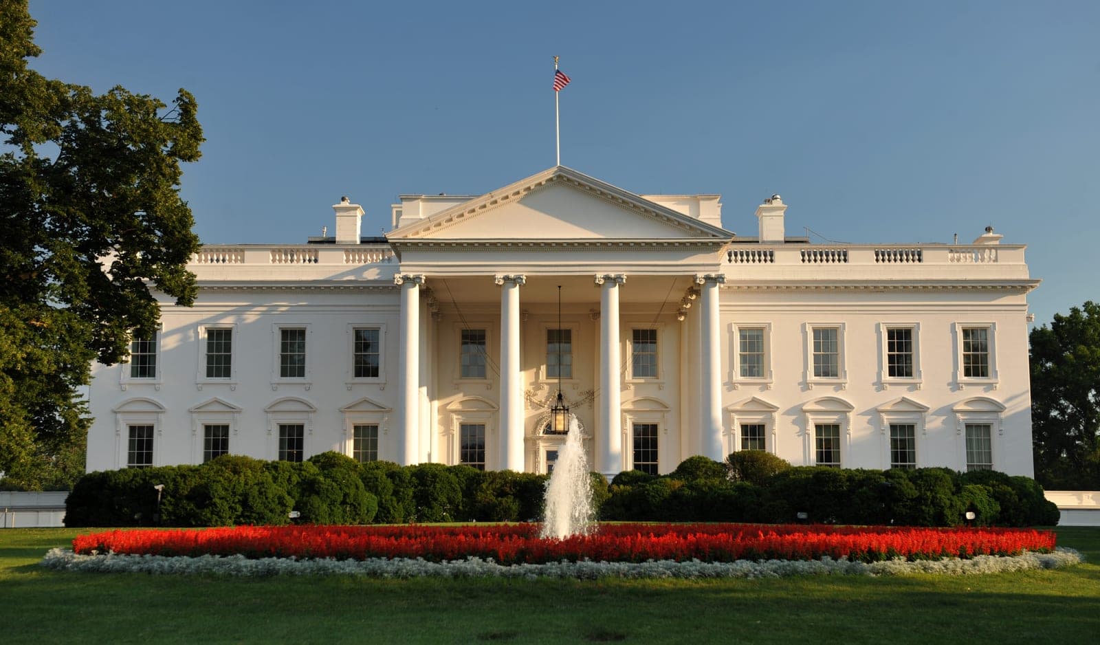 La Casa Blanca mantiene en secreto su plan de ciberseguridad para la IA