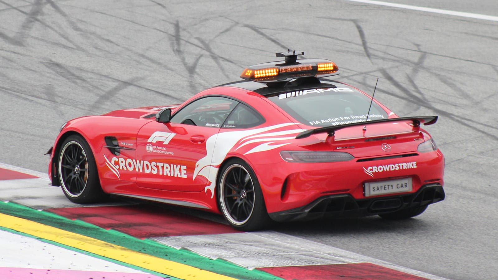 Silverstone reabre el debate sobre los finales con coche de seguridad