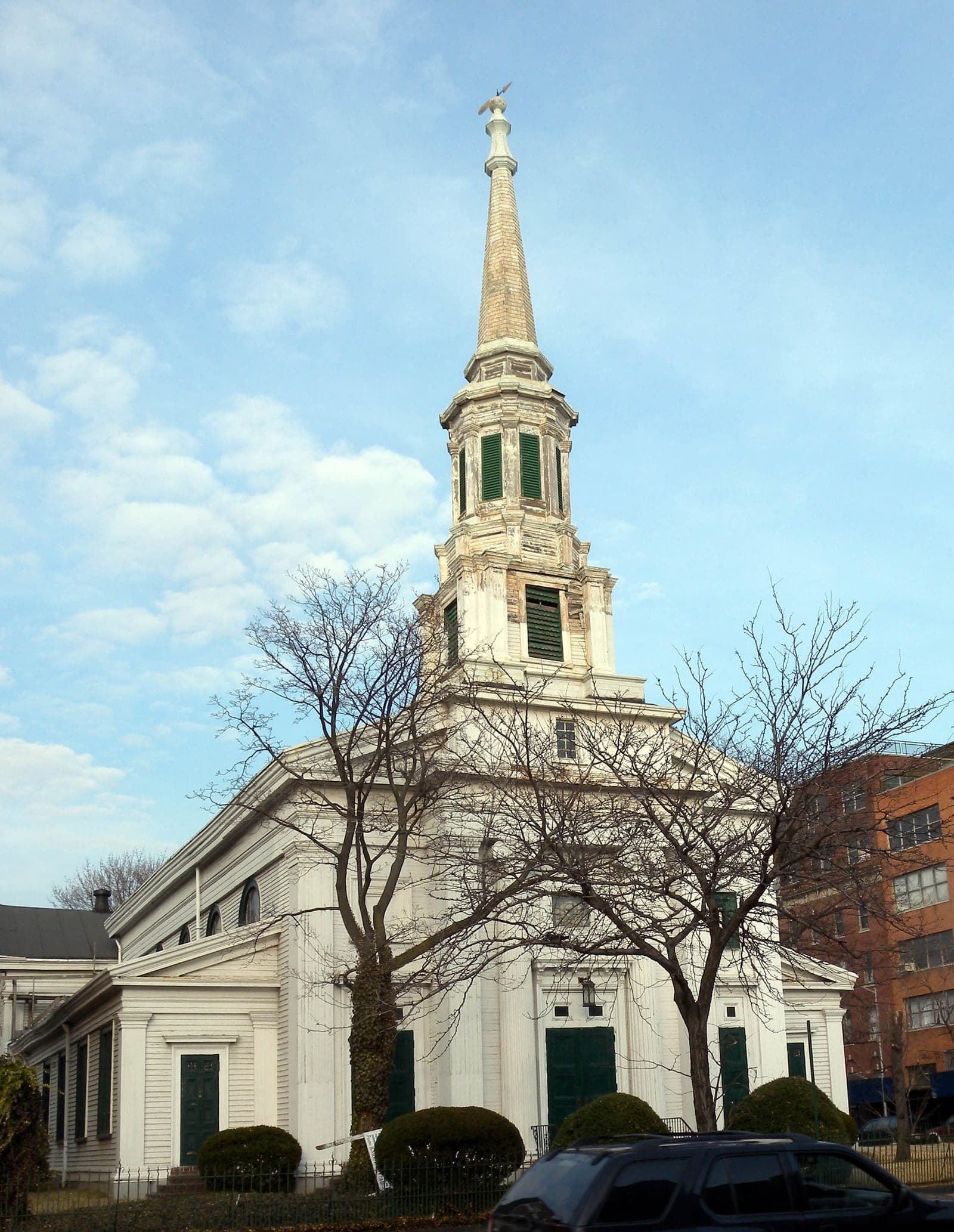 Un incendio destruye una iglesia histórica de Brooklyn