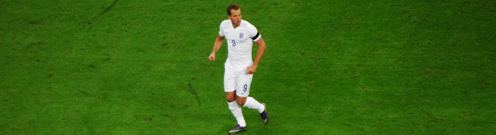 Kane iguala el récord de Inglaterra con una noche decisiva ante Chequia
