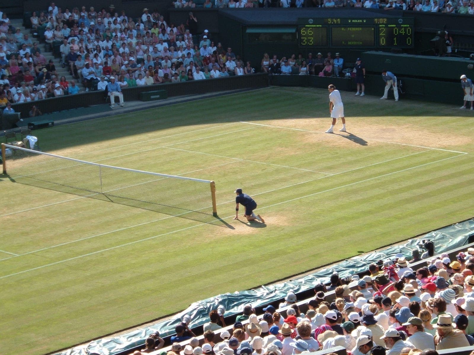 Sinner supera a Djokovic y jugará la final de Wimbledon contra Zverev
