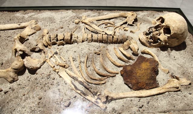 Una tumba polaca revela el miedo a los muertos que regresan