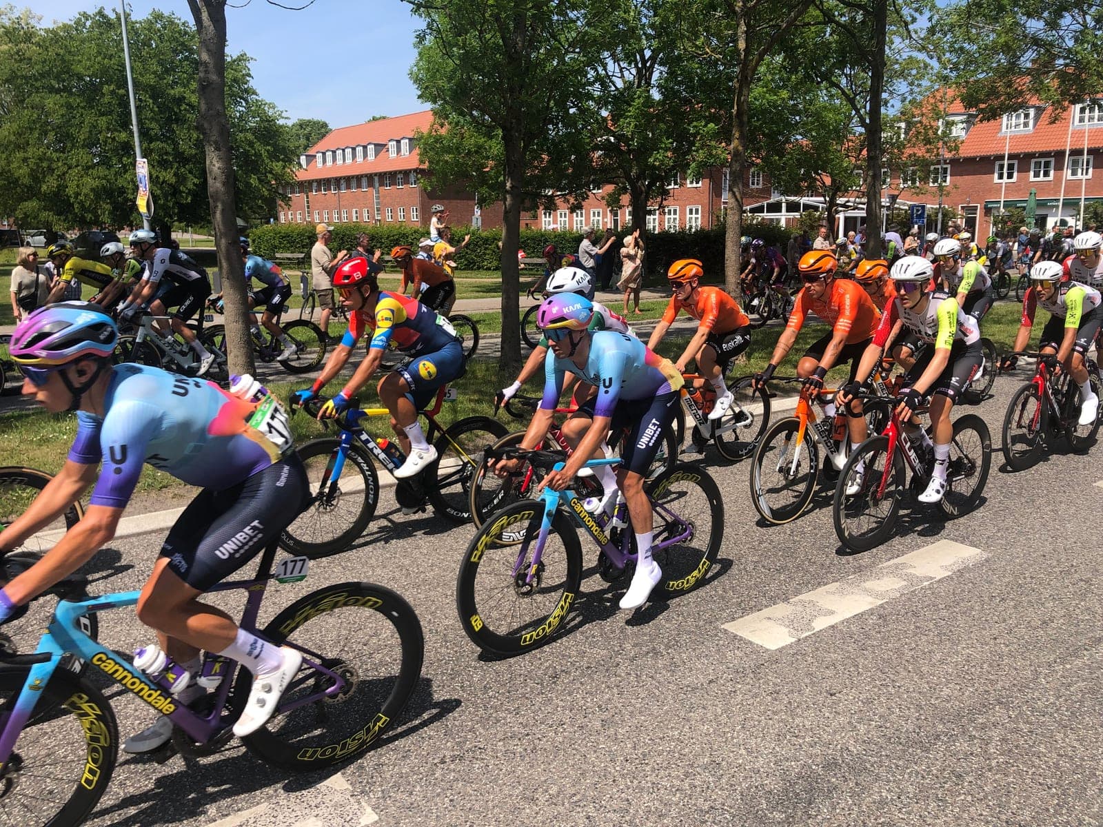 La UCI exige rectas de meta más largas en los sprints