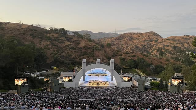 Foo Fighters despide a Gustavo Dudamel en el Hollywood Bowl