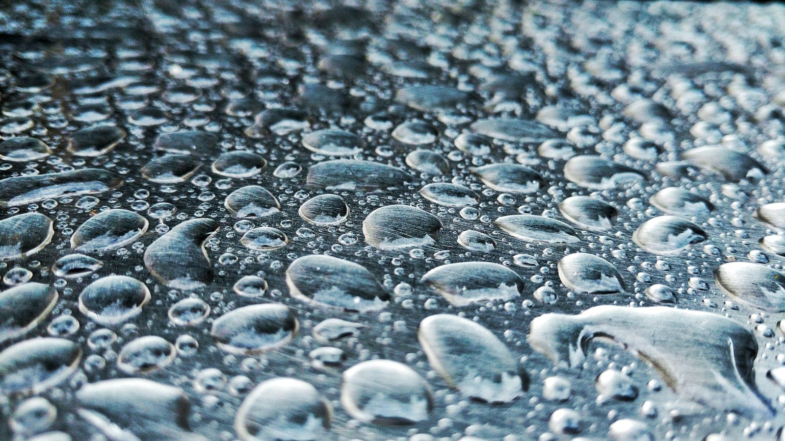 La lluvia eléctrica también puede corroer el metal