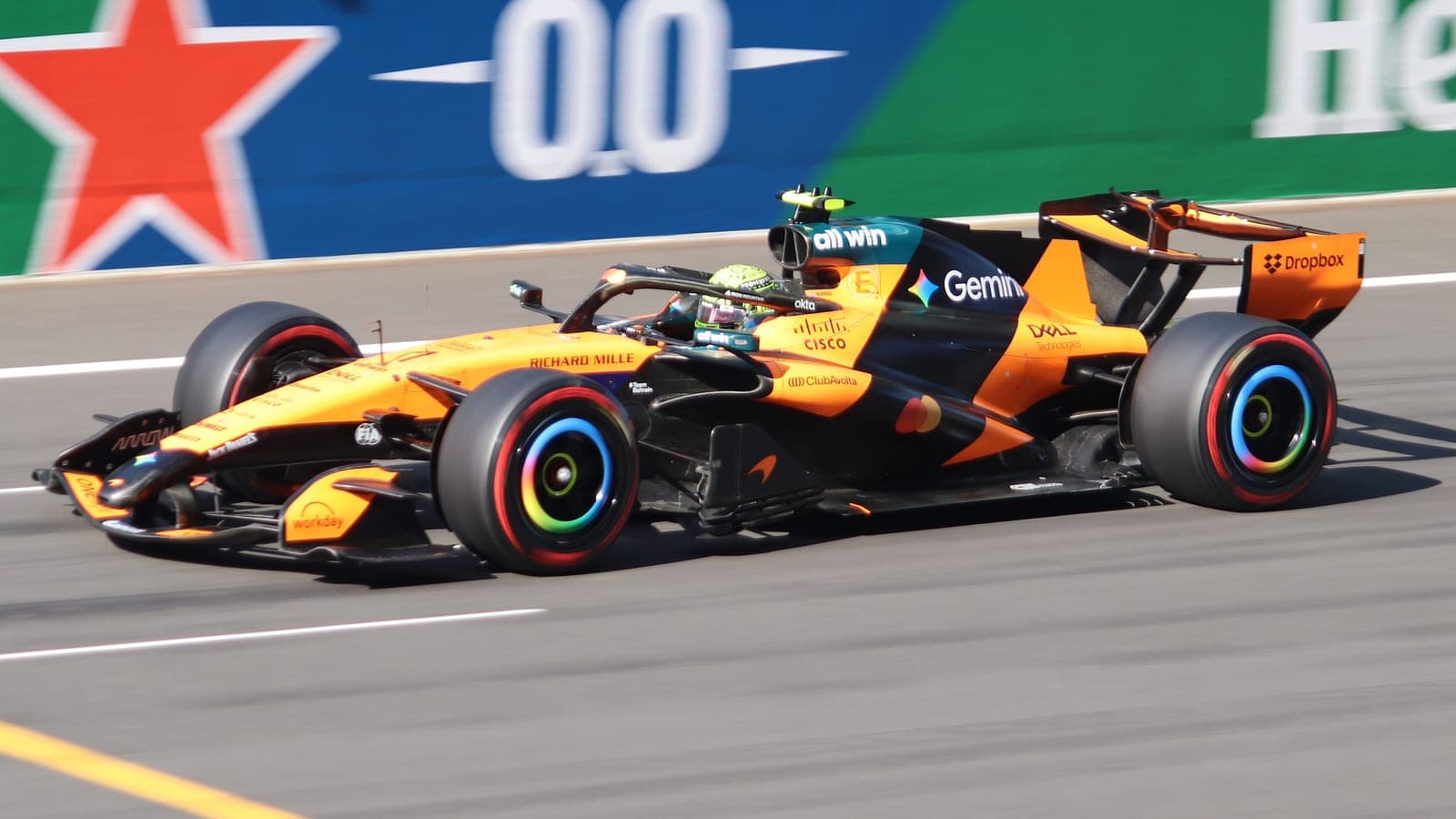Norris gana un Gran Premio de Hungría lleno de cambios