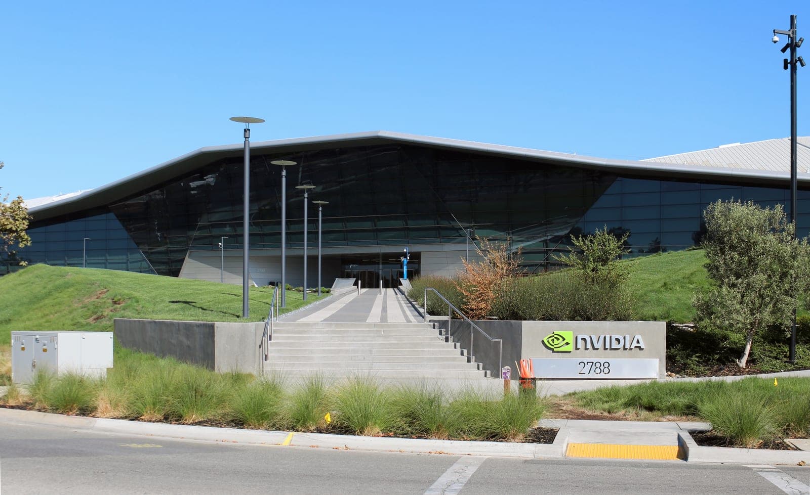 Nvidia se acerca a los 100.000 millones de dólares por trimestre