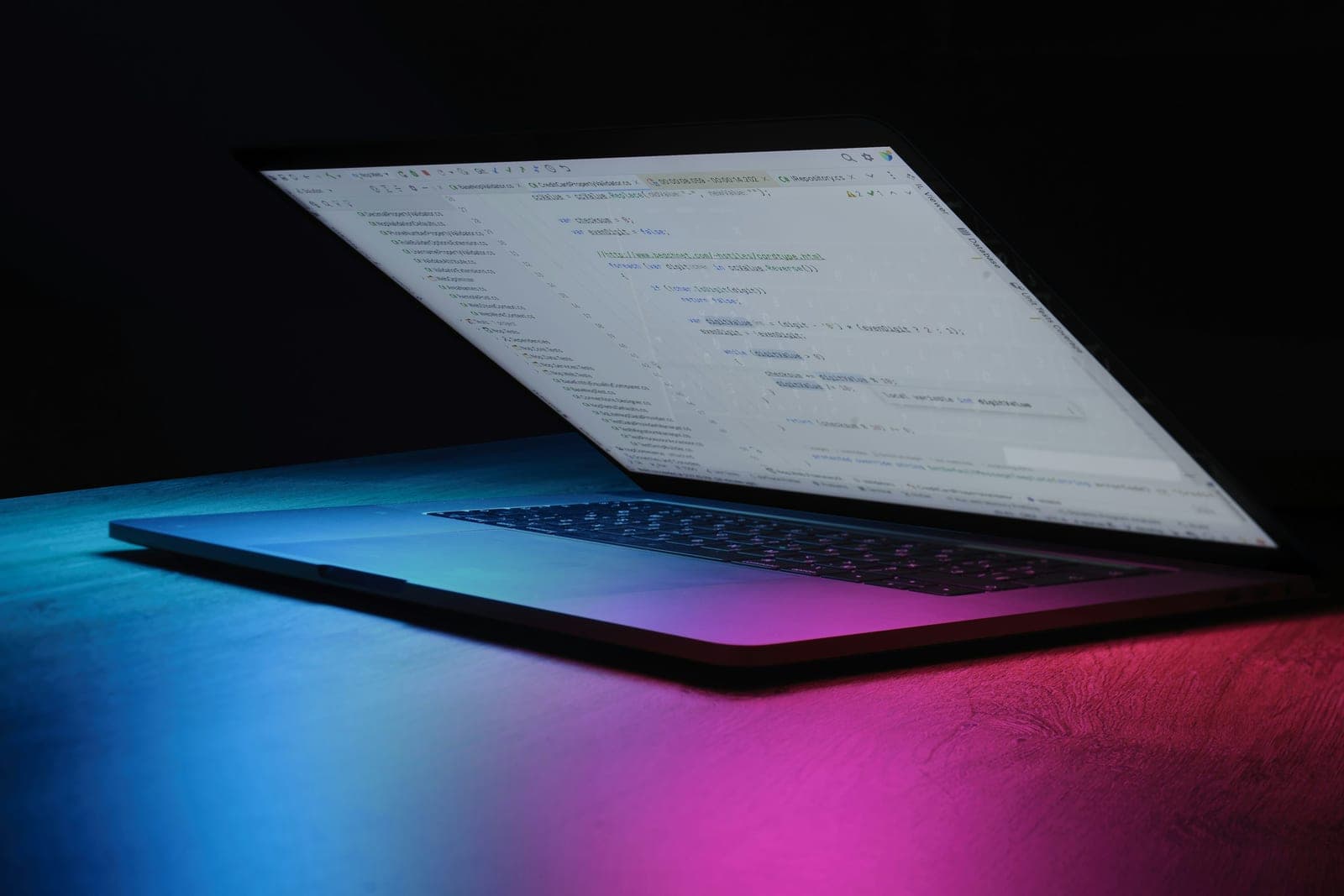 Paquetes maliciosos de npm superan controles de confianza
