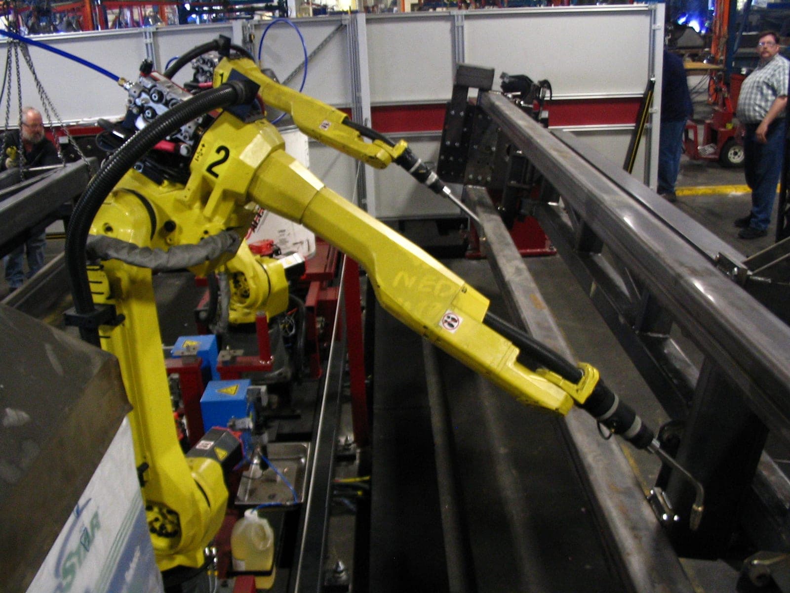 Theker prepara un robot de fábrica más flexible