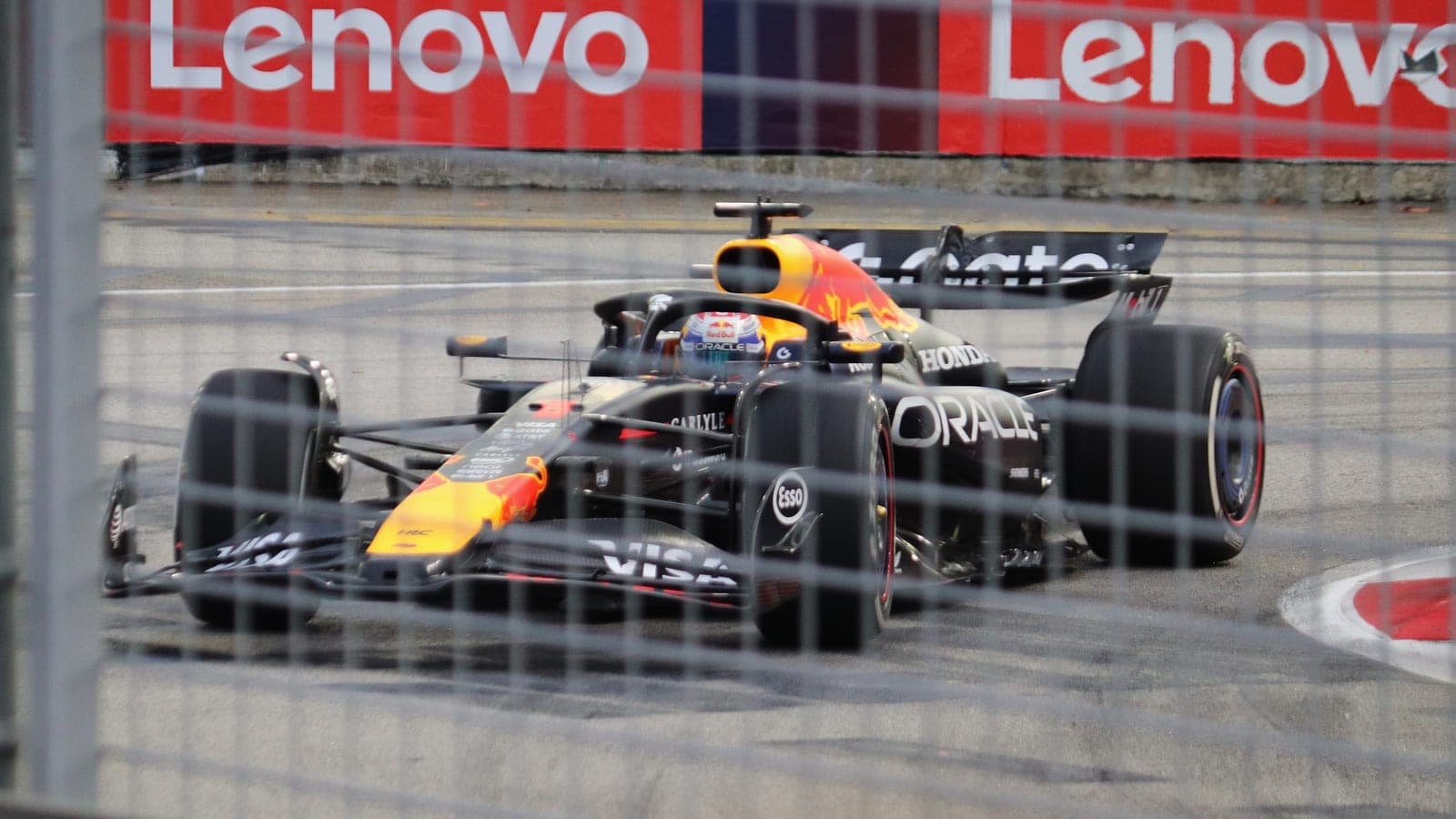 Verstappen logra su primera victoria en el Gran Premio de Singapur